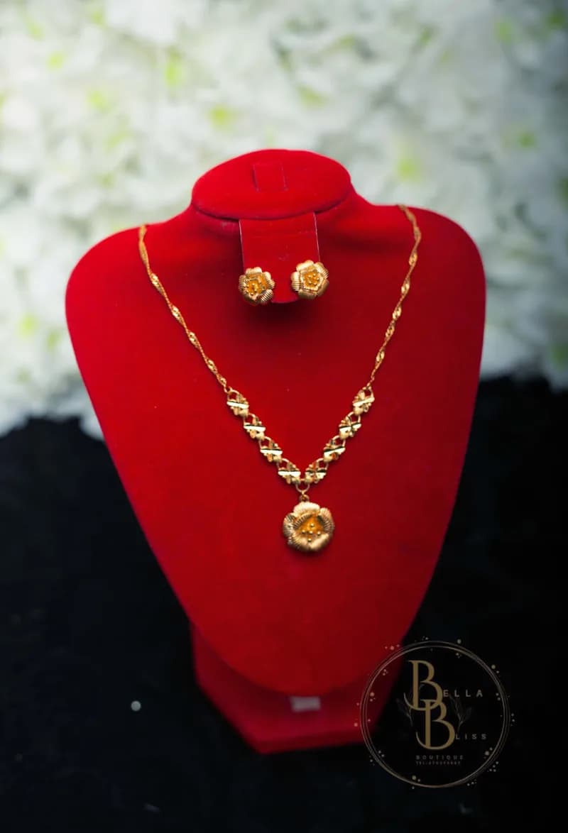 Simple Classic Unfaded Set (1)