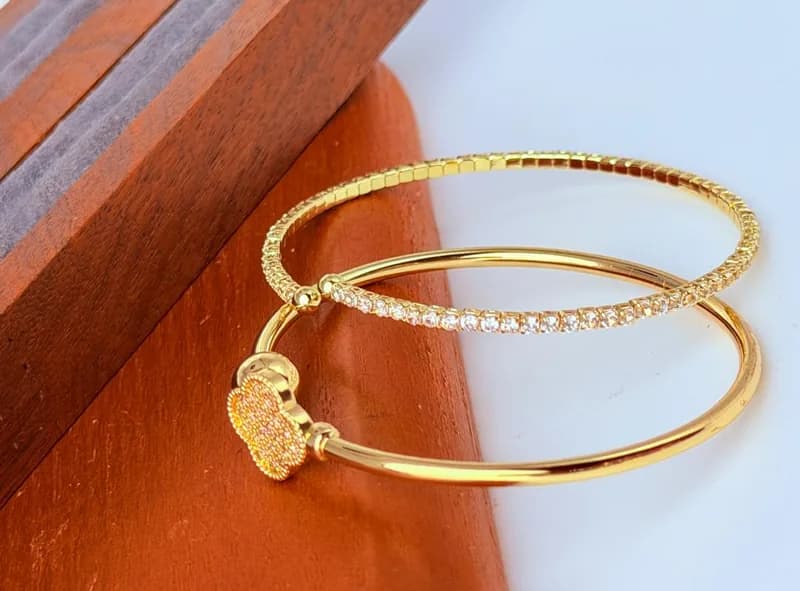 Classy Gold Plated Bangle (2)