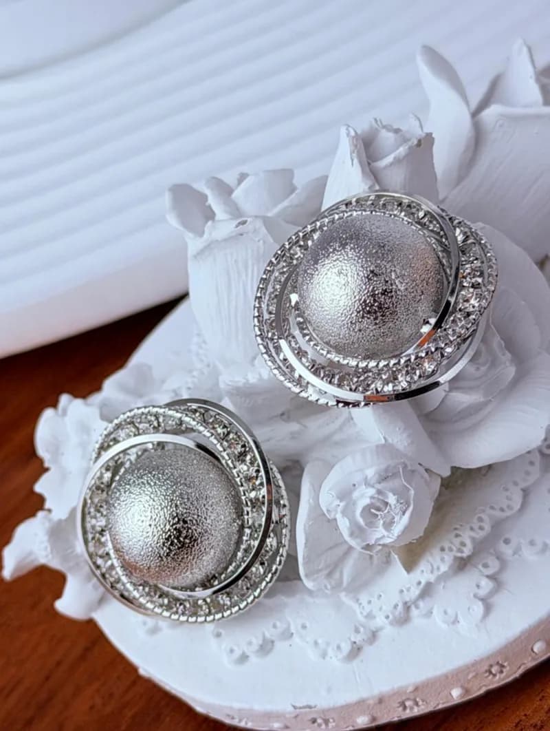 Classy Silver Earrings (1)