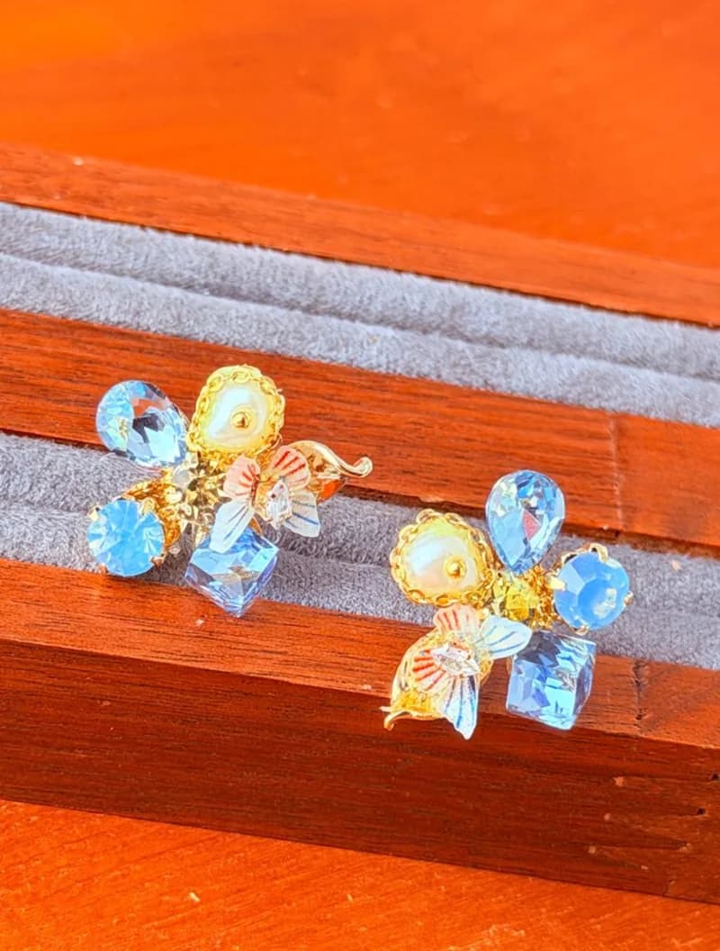 Classy Earrings (2)